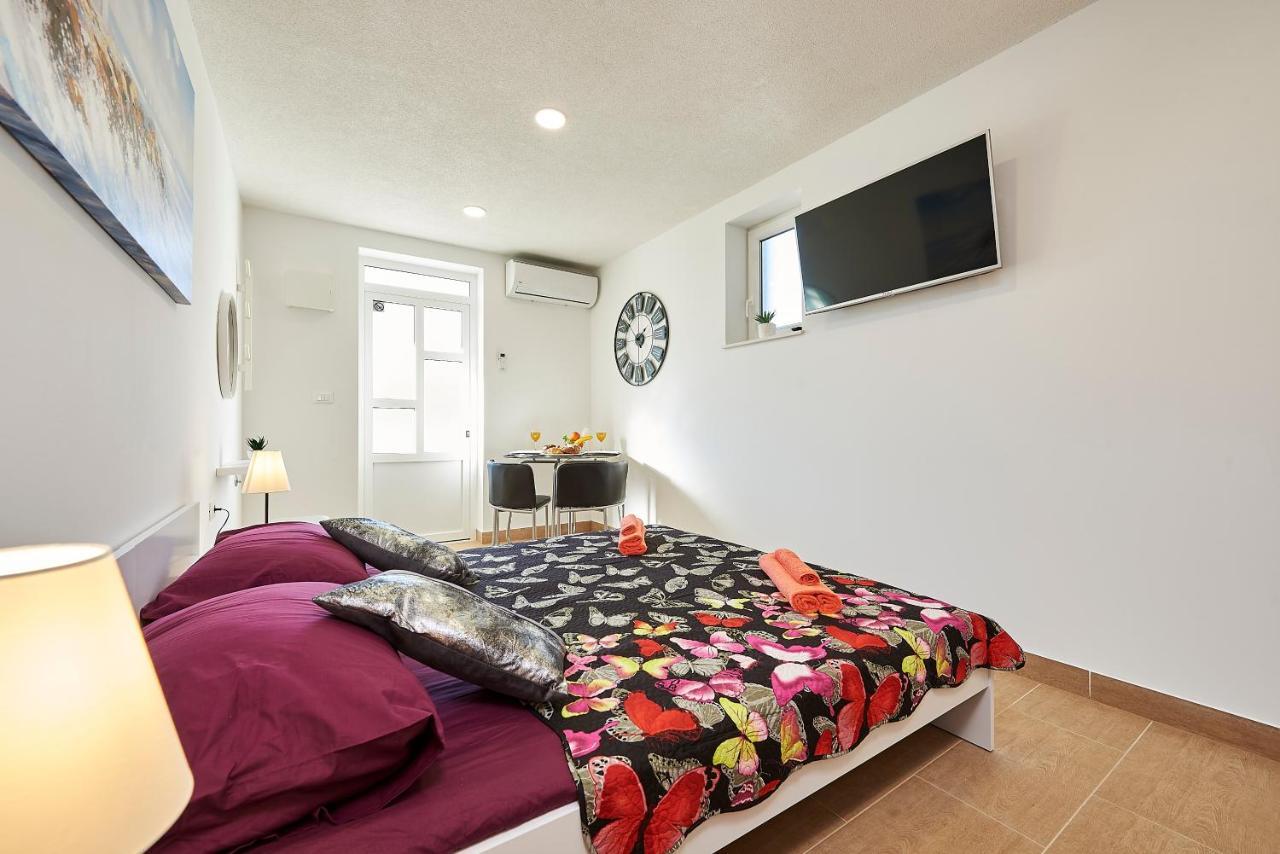 Studio Apartment Bascan Trogir Exterior foto